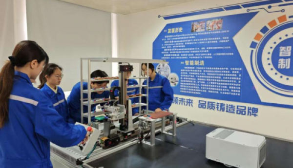 船底清洁革命！深蓝科技发布“深蓝一号”智能机器人