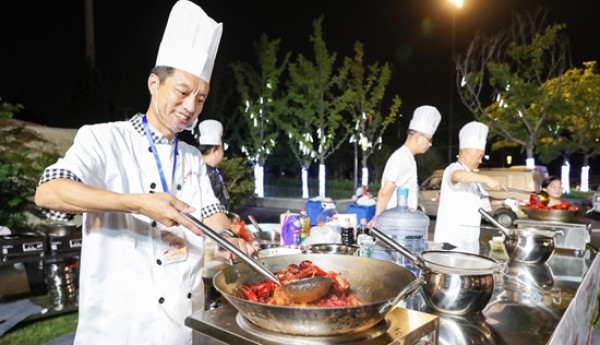 “促进市场消费是一项系统工程”下半年加快消费20条措施