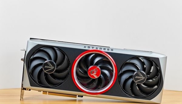 2K144hz下的100FPS游戏好搭档 七彩虹RTX 4070评测