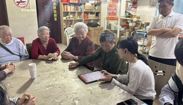 三下乡中的“黑科技”：大学生把AI声纹复刻装进语音盒子，让留守老人用方言“呼唤”子女