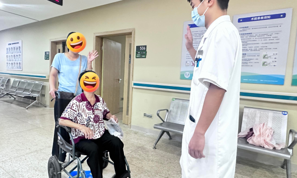 远嫁女儿奔波尽孝心，专业诊疗见真情  —— 安溪爱尔眼科医院助独居阿婆重获清晰视界