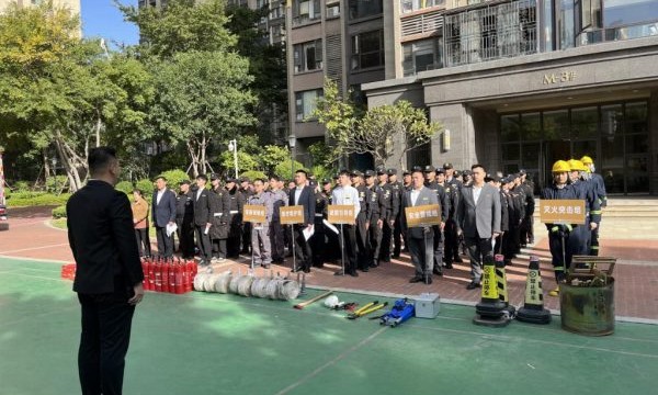 世茂服务东南区域石狮世茂摩天城联合多部门开展消防实战演练
